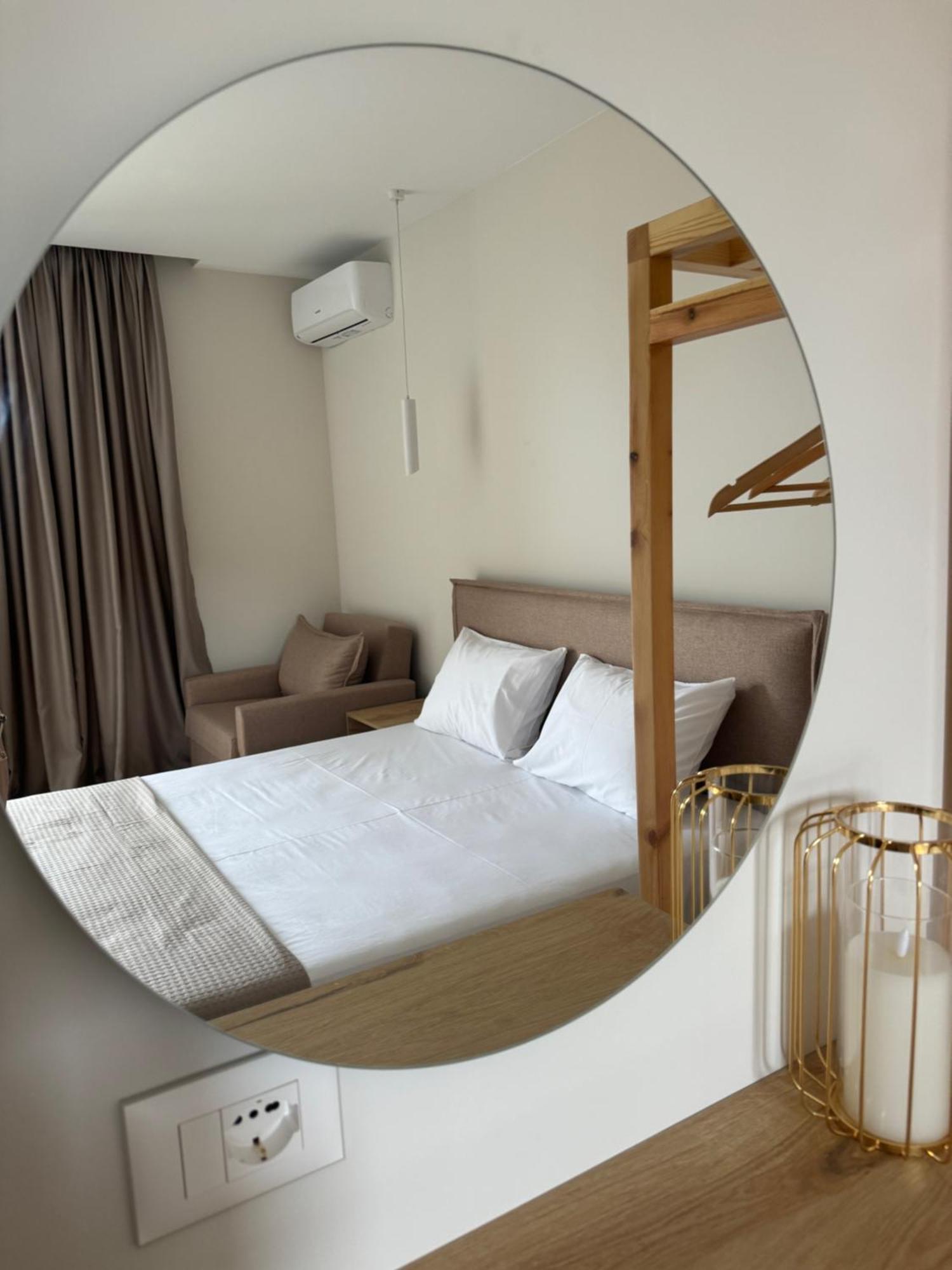 Ion Rooms Himarë Exterior foto