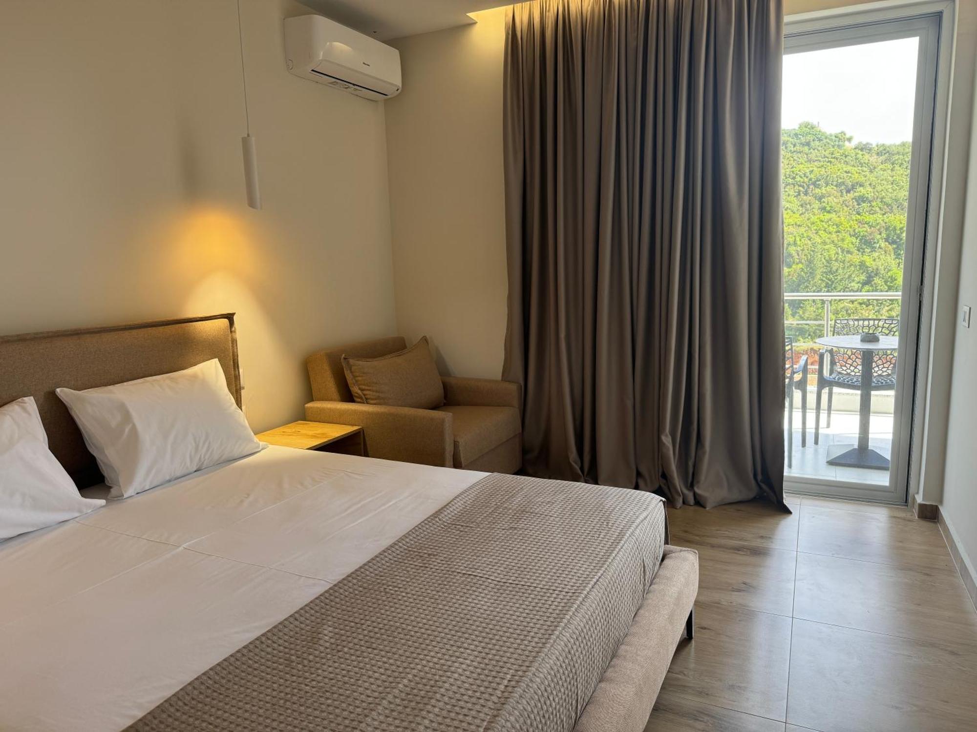 Ion Rooms Himarë Exterior foto