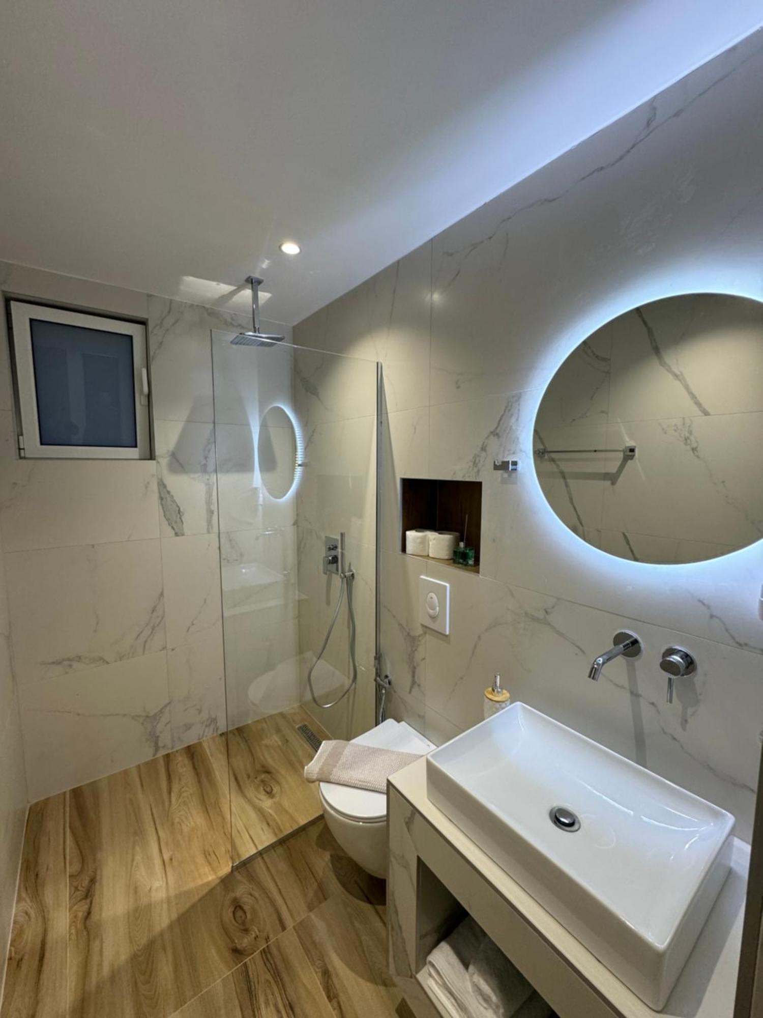 Ion Rooms Himarë Exterior foto