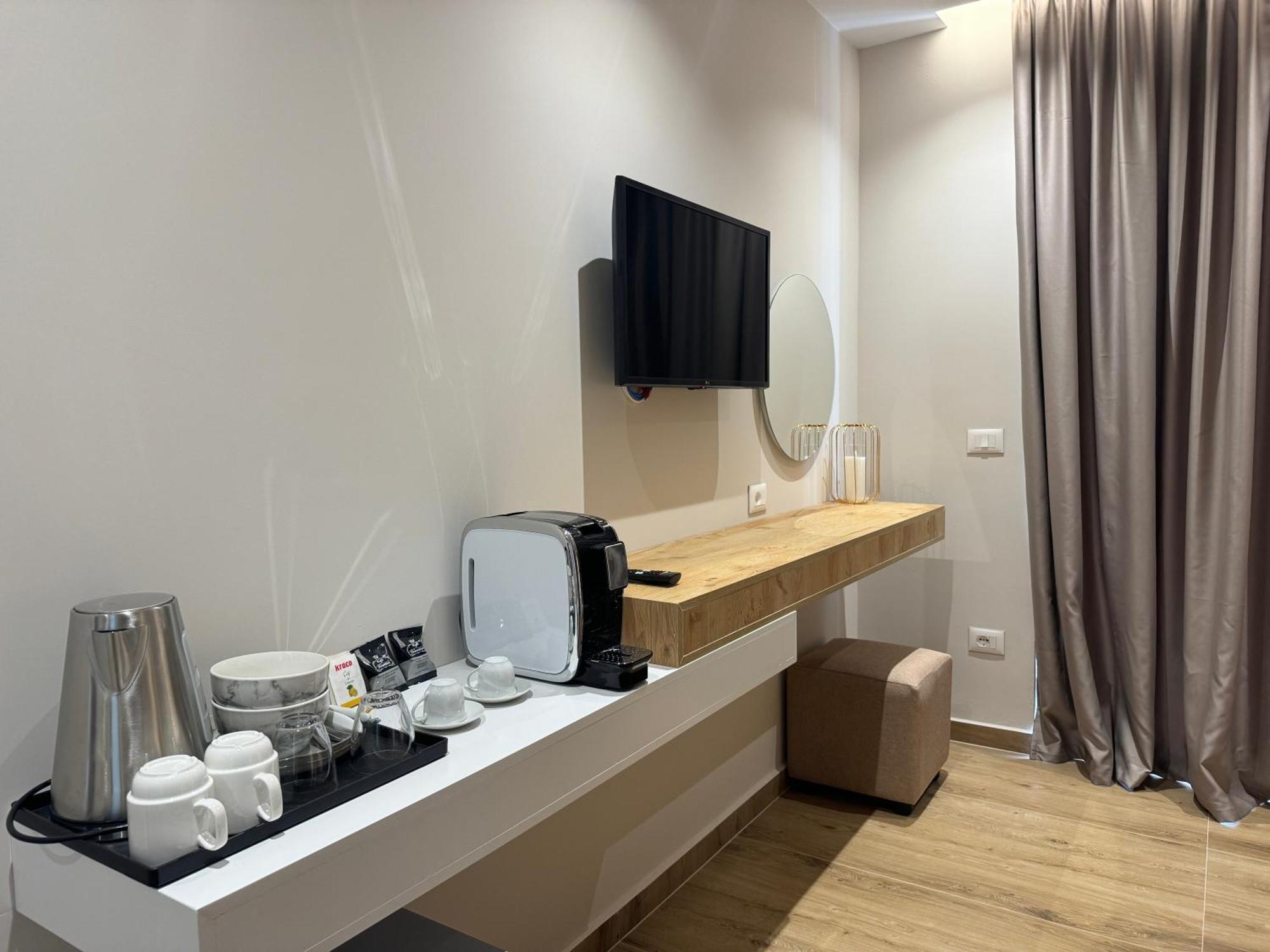 Ion Rooms Himarë Exterior foto
