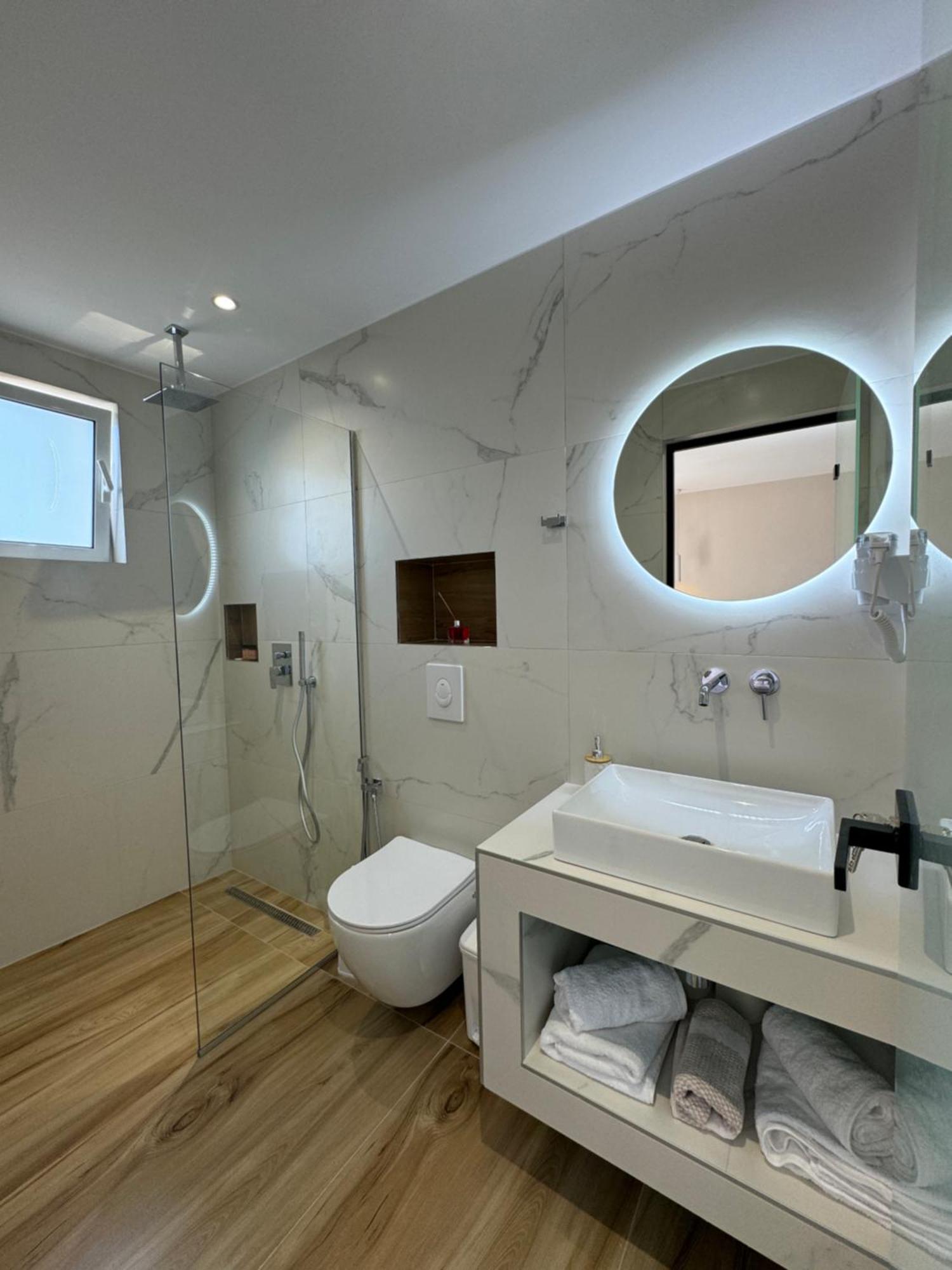 Ion Rooms Himarë Exterior foto