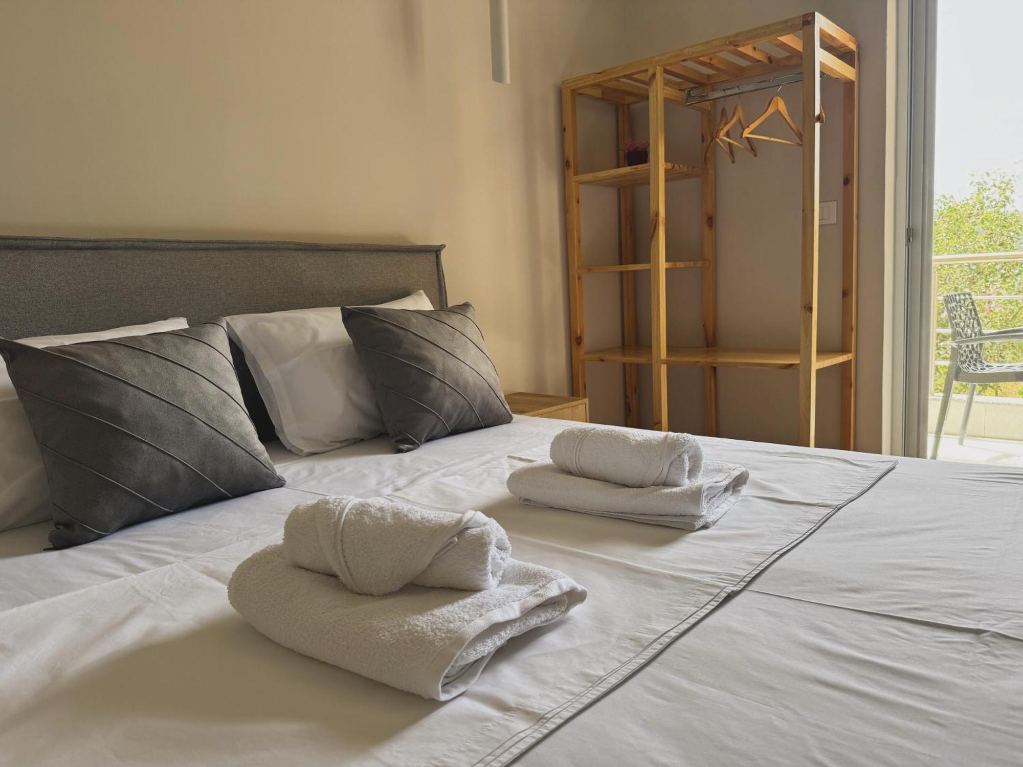 Ion Rooms Himarë Exterior foto